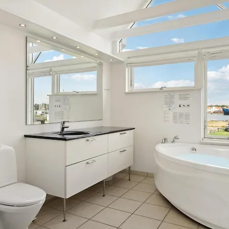 In With House Sea View Дом отдыха Ассенс